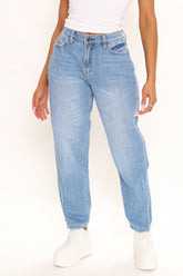 Vibe Check Mom Jeans ohne Stretch – Hellblaue Waschung